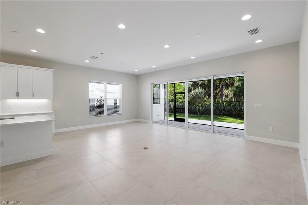 2565 Kingfisher Dr, Naples, FL 34112 Photo