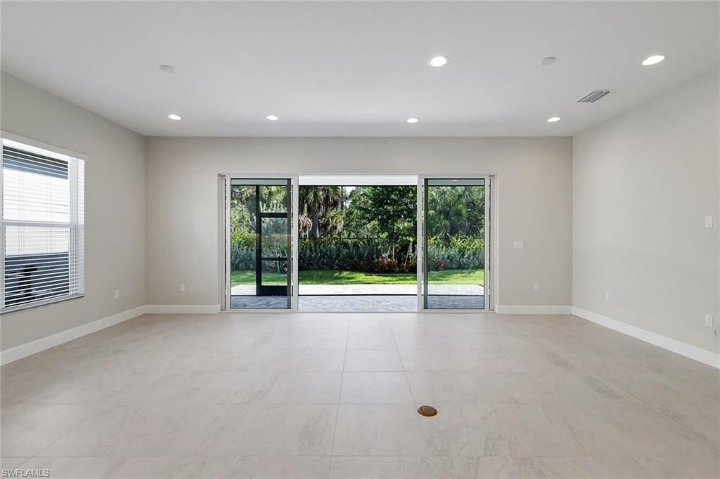 2565 Kingfisher Dr, Naples, FL 34112 Photo
