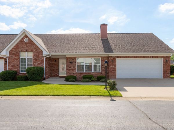 113 Commons Drive , Seymour, IN 47274