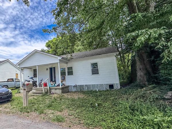 110 Tucker Street , Campbellsville, KY 42141