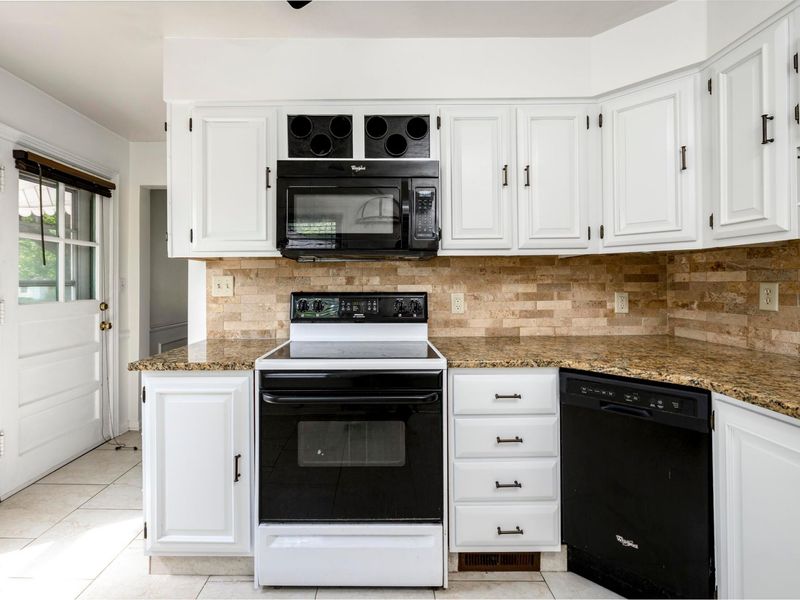 285 E Weisheimer Road, Columbus, OH 43214 Photo 15