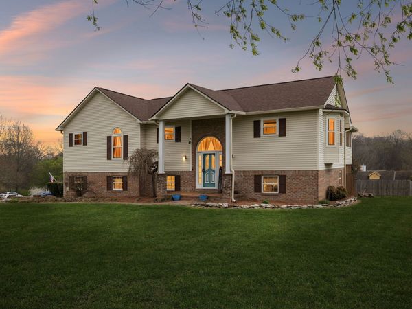 97 Oak Valley Dr , Spring Hill, TN 37174