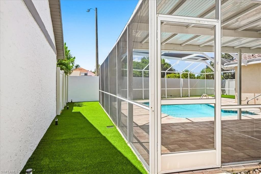 1268 Jardin Dr , Naples, FL 34104 Photo