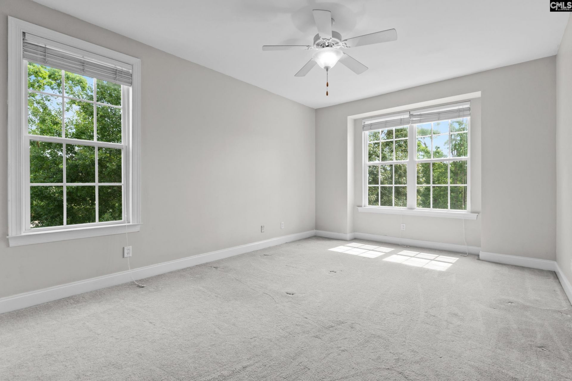 143 Breezes Drive  Photo 11