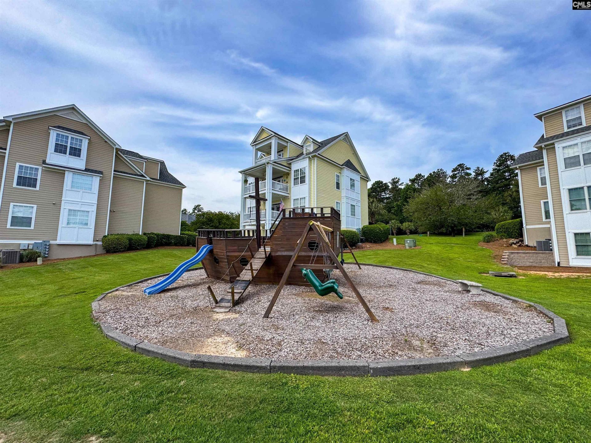 143 Breezes Drive  Photo 33