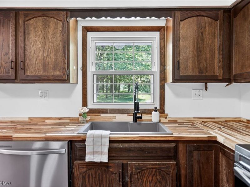 7926 Price Schaffer Road, Hubbard, OH 44425 Photo 4