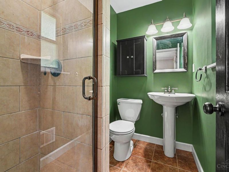 8939 Tripoli Drive, Cincinnati, OH 45251 Photo 12