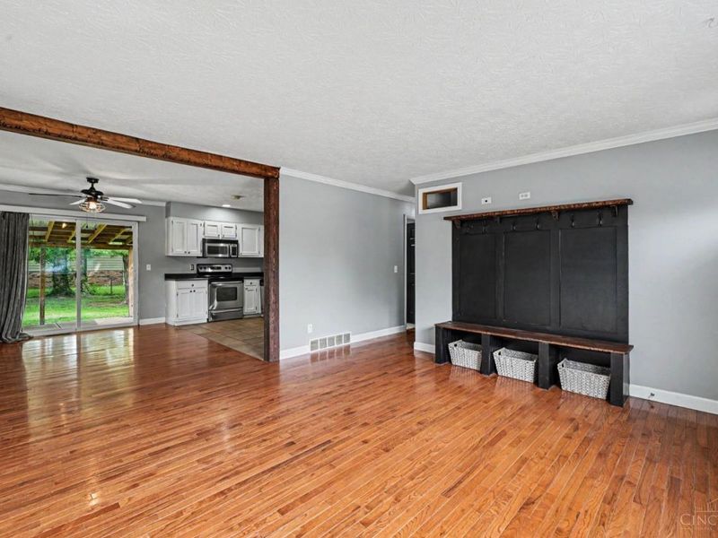 8939 Tripoli Drive, Cincinnati, OH 45251 Photo 5
