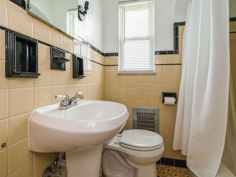 908 Vernon Road , Columbus, OH 43209 Photo 21