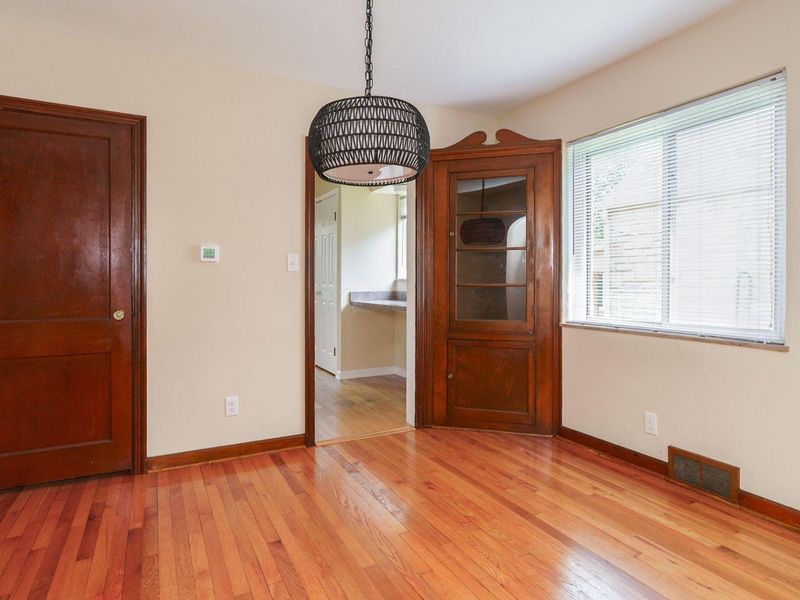 908 Vernon Road , Columbus, OH 43209 Photo 7