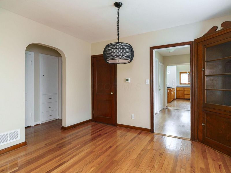 908 Vernon Road , Columbus, OH 43209 Photo 8