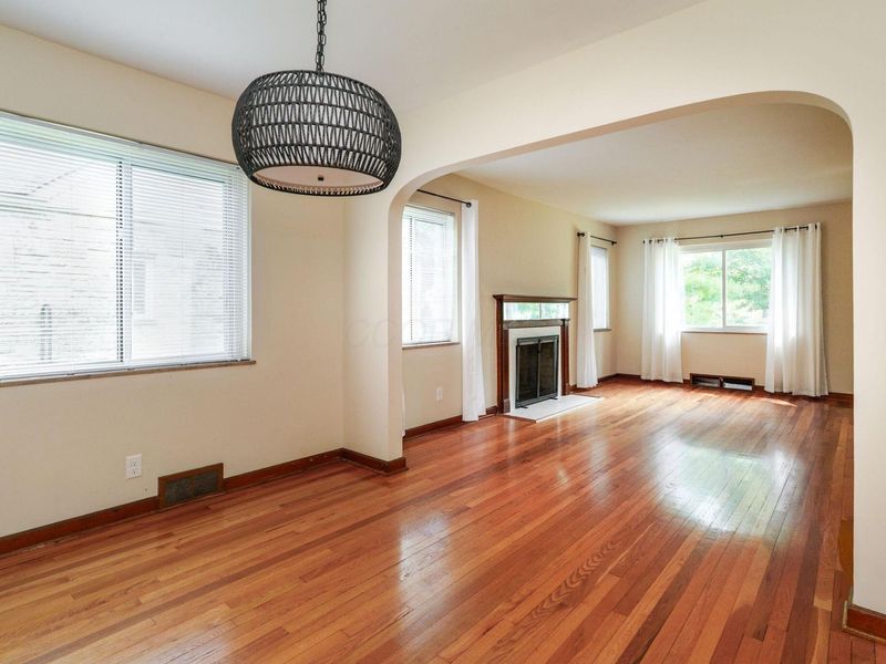 908 Vernon Road , Columbus, OH 43209 Photo 9