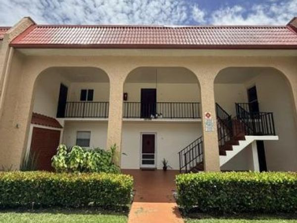 230 Lake Dora Drive, Unit 230, West Palm Beach, FL 33411