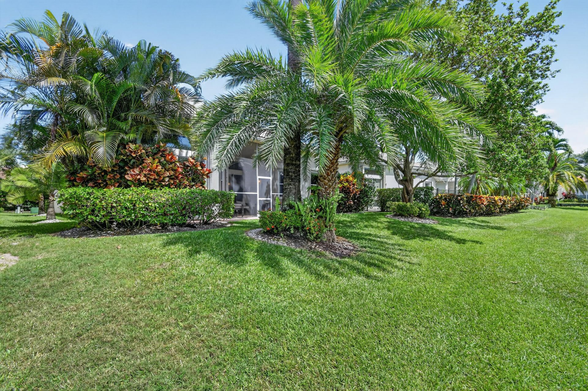 109 Palm Circle, Atlantis, FL 33462 Photo