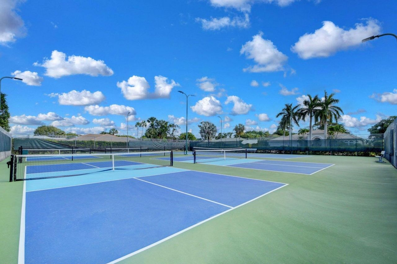 109 Palm Circle, Atlantis, FL 33462 Photo