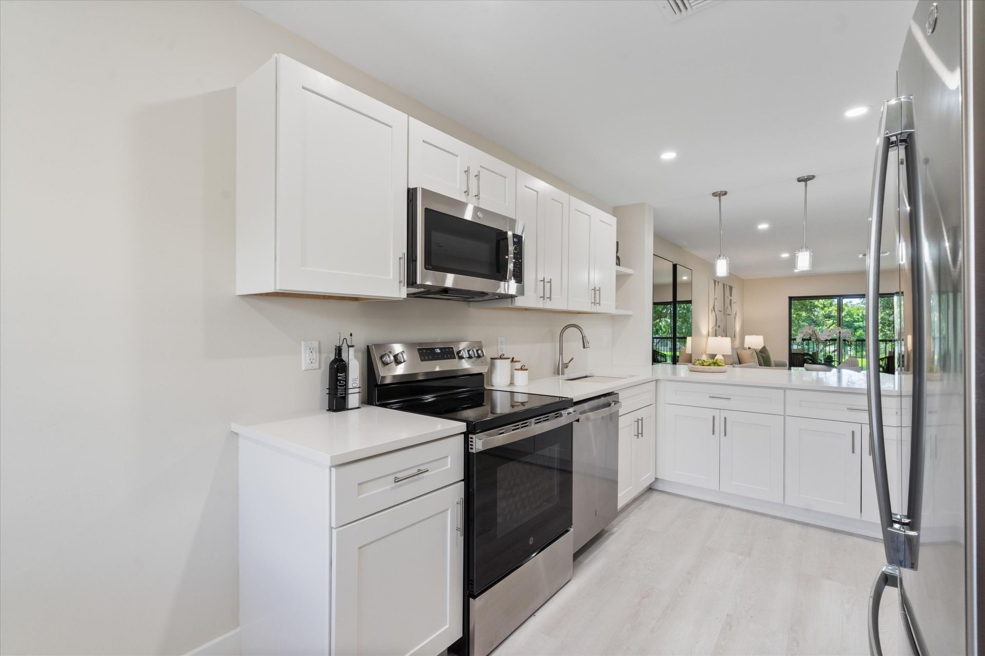 52 Stratford Lane W, Unit F, Boynton Beach, FL 33436 Photo