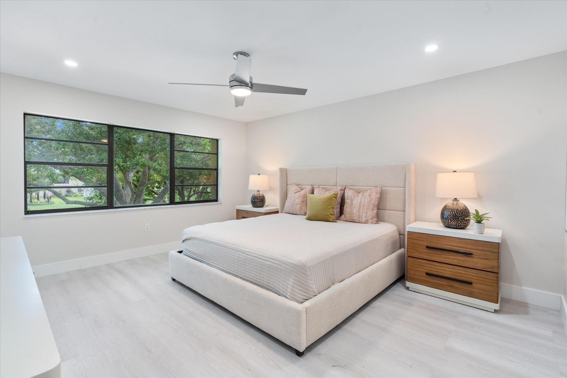 52 Stratford Lane W, Unit F, Boynton Beach, FL 33436 Photo