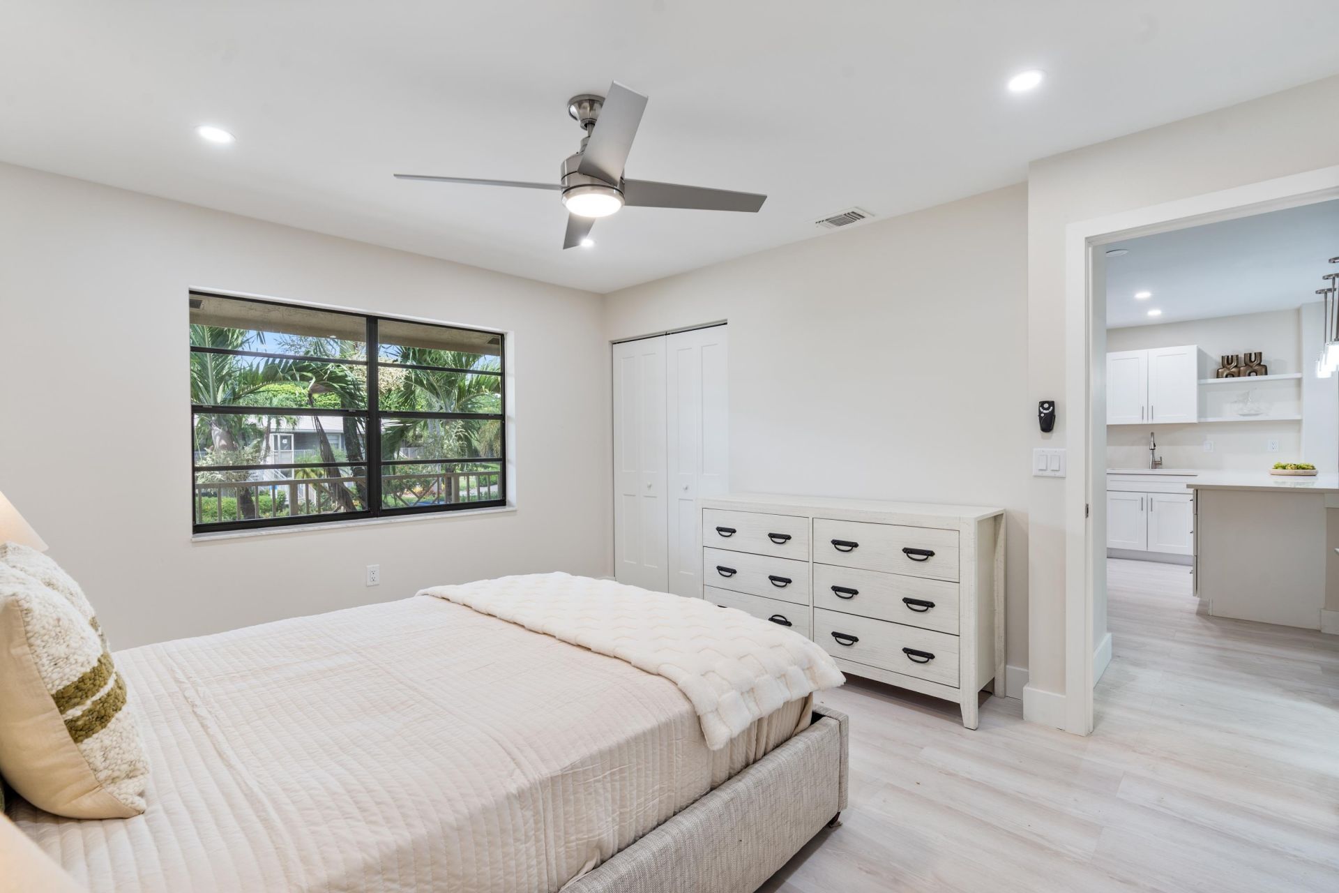 52 Stratford Lane W, Unit F, Boynton Beach, FL 33436 Photo