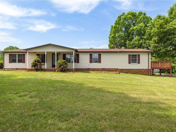 1010 John Hill Road , Walnut Cove, NC 27052