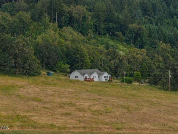 38289 S Ruby Loop, Scio, OR 97374