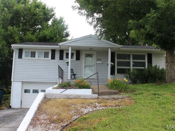 3302 Marsh Avenue , Hannibal, MO 63401