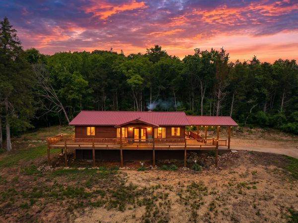 17169 State Highway 106 , Eminence, MO 65466