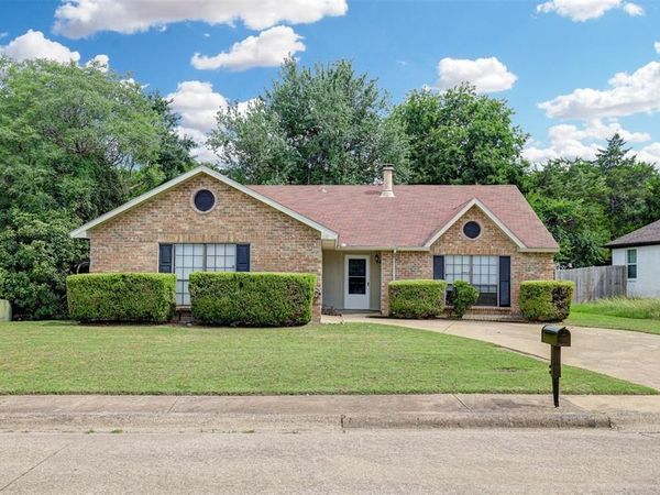620 Nora Lane, DeSoto, TX 75115