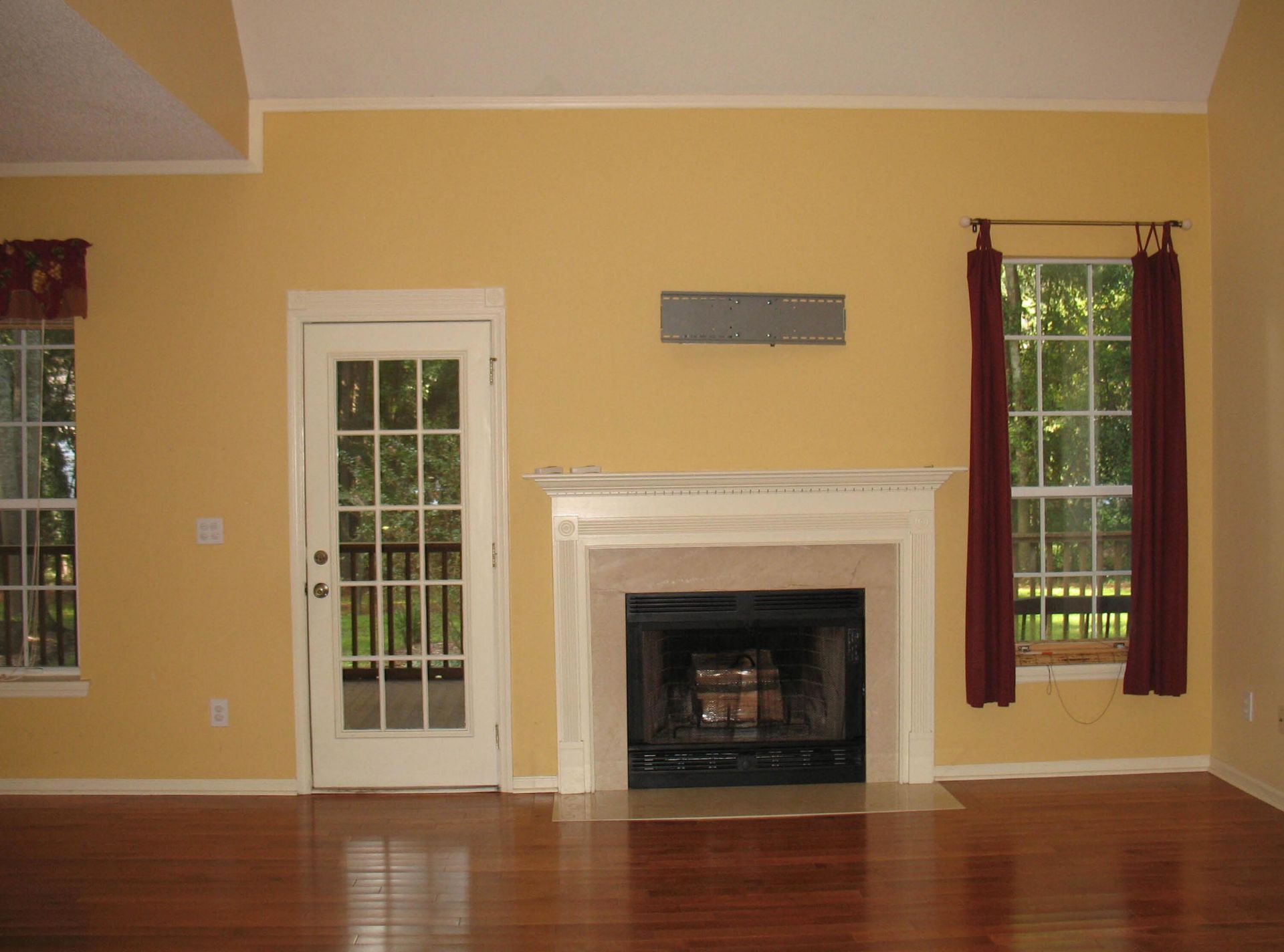 657 Leisure Lane Photo 5