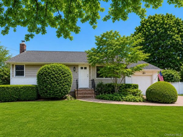 16 Clay Pitts Road , Greenlawn, NY 11740