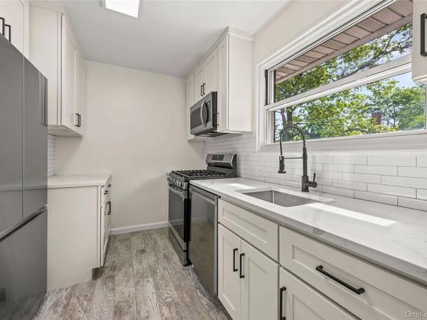 82-63 Langdale Street , Unit 2nd Floor, New Hyde Park, NY 11040