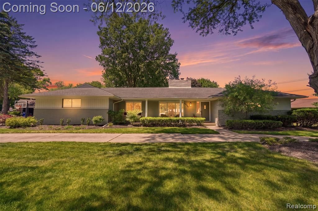 6998 Meadowlake Road, Bloomfield Hills, MI 48301 Main Photo