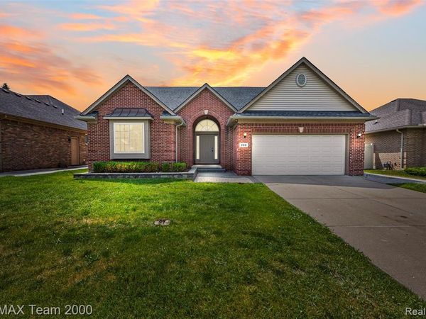 288 Red Mill Drive, Inkster, MI 48141