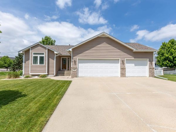 263 Bobwhite Circle, Dakota Dunes, SD 57049