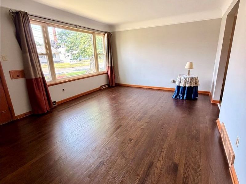 10121 Jasper Road , Cleveland, OH 44111 Photo 14