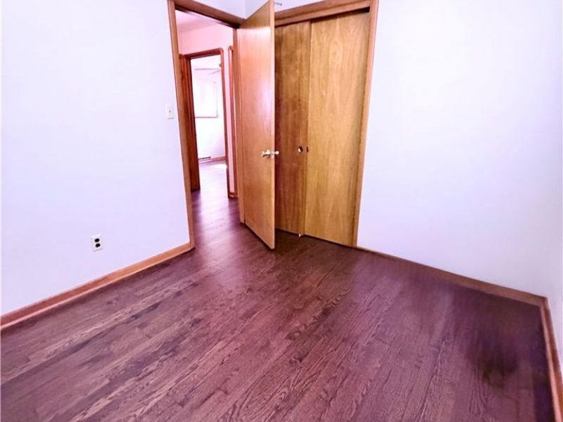 10121 Jasper Road , Cleveland, OH 44111 Photo 17