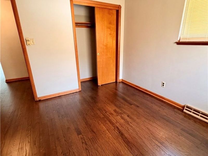 10121 Jasper Road , Cleveland, OH 44111 Photo 18