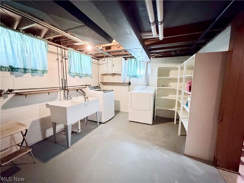 10121 Jasper Road , Cleveland, OH 44111 Photo 32