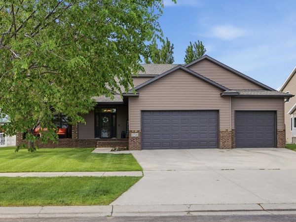 4724 Lavonne Court S, Fargo, ND 58104