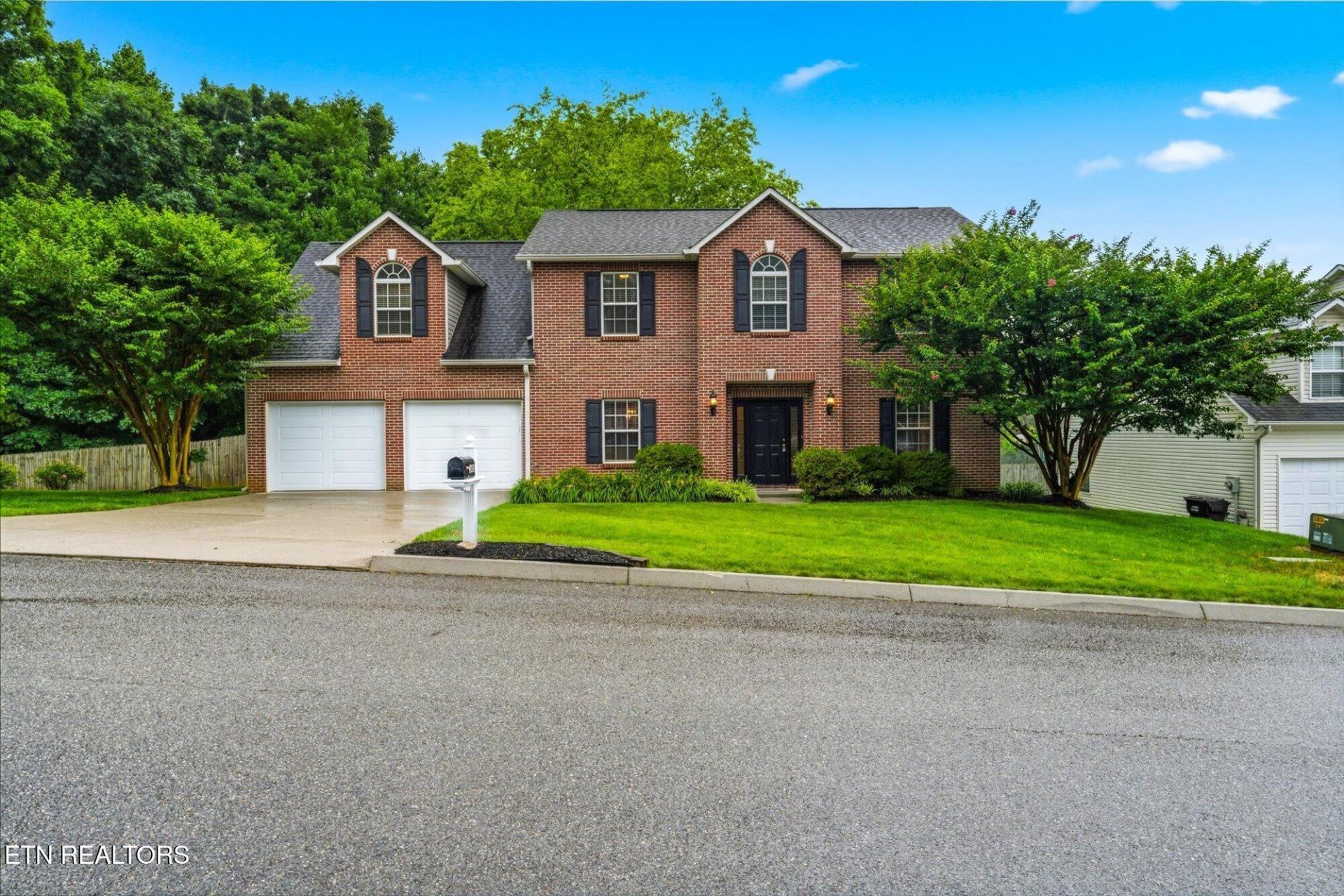 615 Mountain Pass Lane, Knoxville, TN 37923 Main Photo