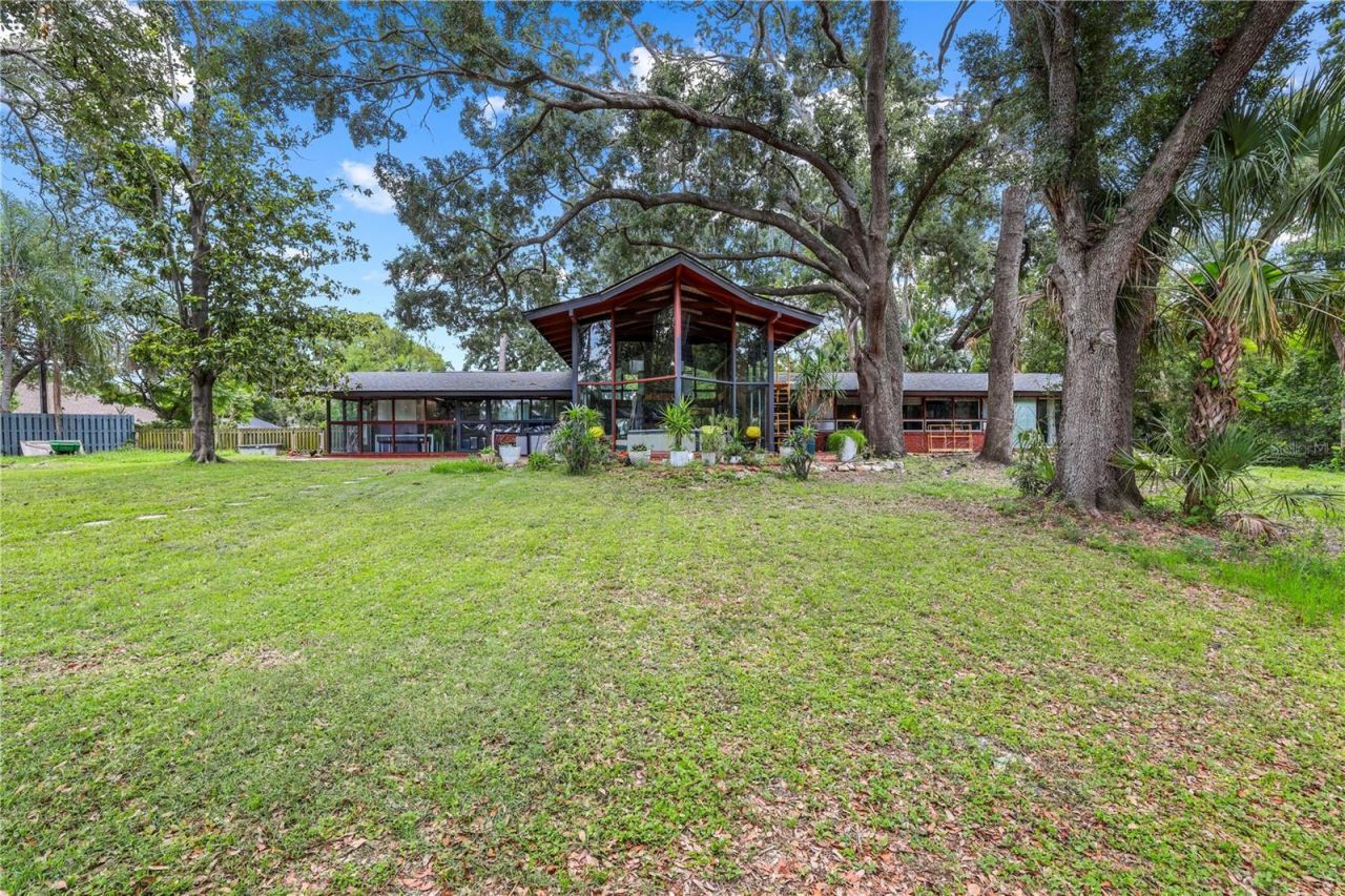 10134 White Trout Lane , Tampa, FL 33618 Photo