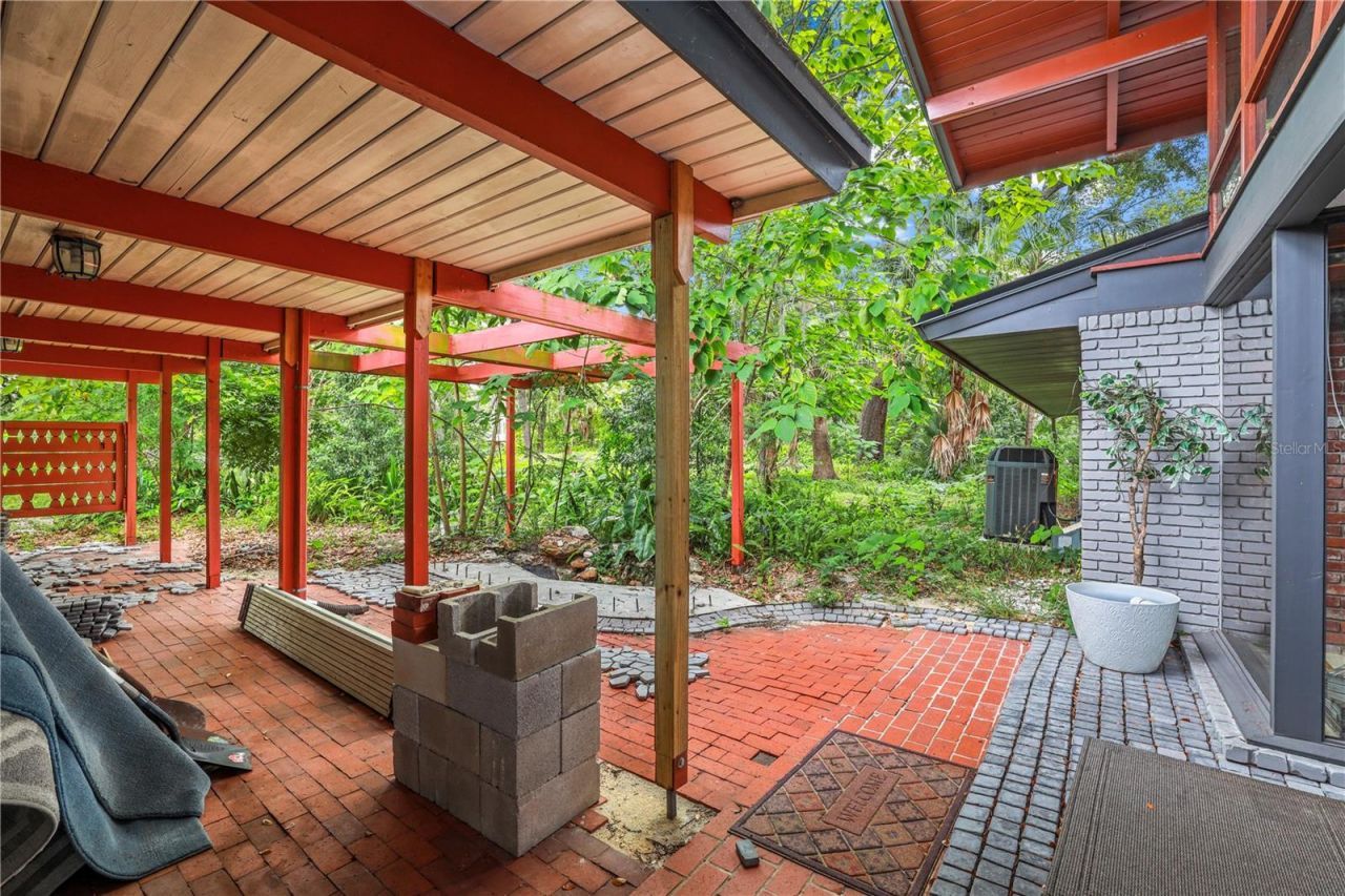 10134 White Trout Lane , Tampa, FL 33618 Photo