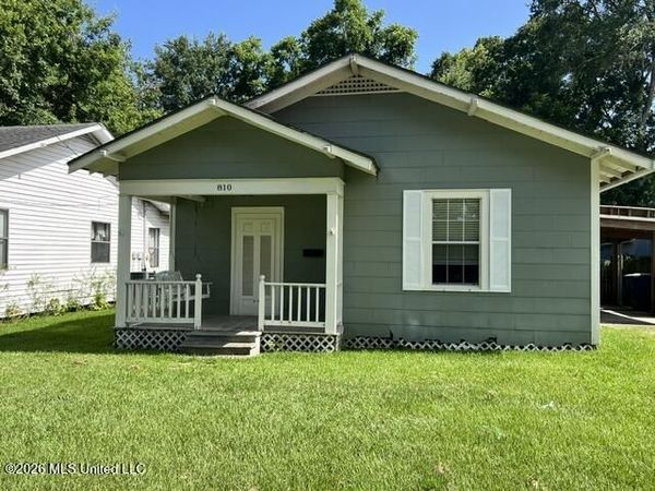 810 Mckinley Avenue, Pascagoula, MS 39567