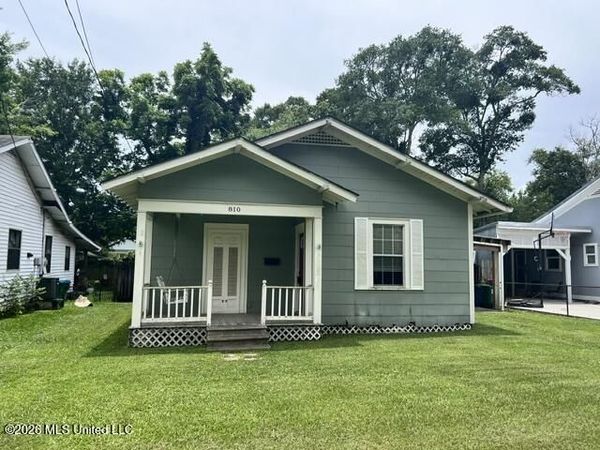 810 Mckinley Avenue, Pascagoula, MS 39567