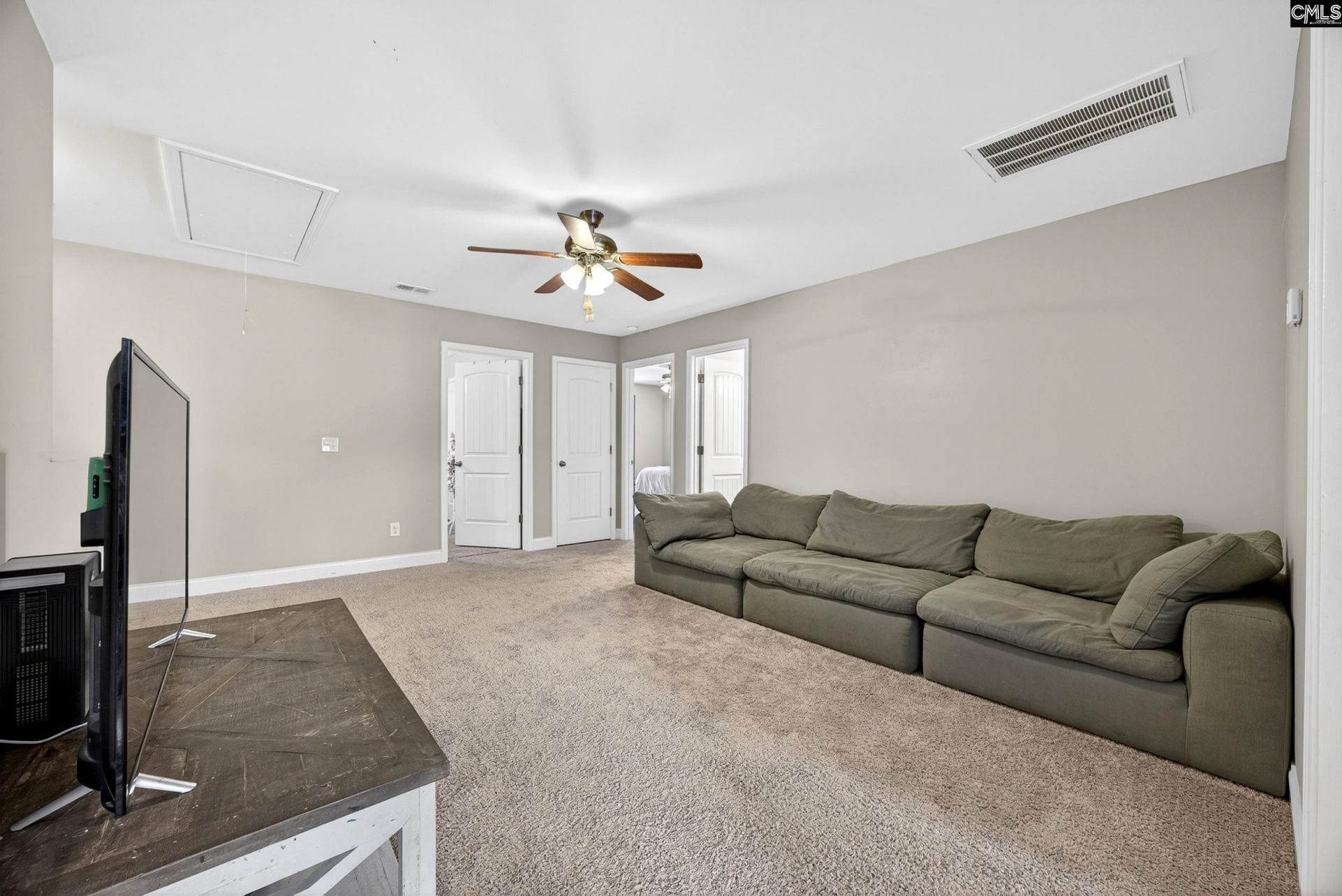 654 Stoneywater Court Photo 24