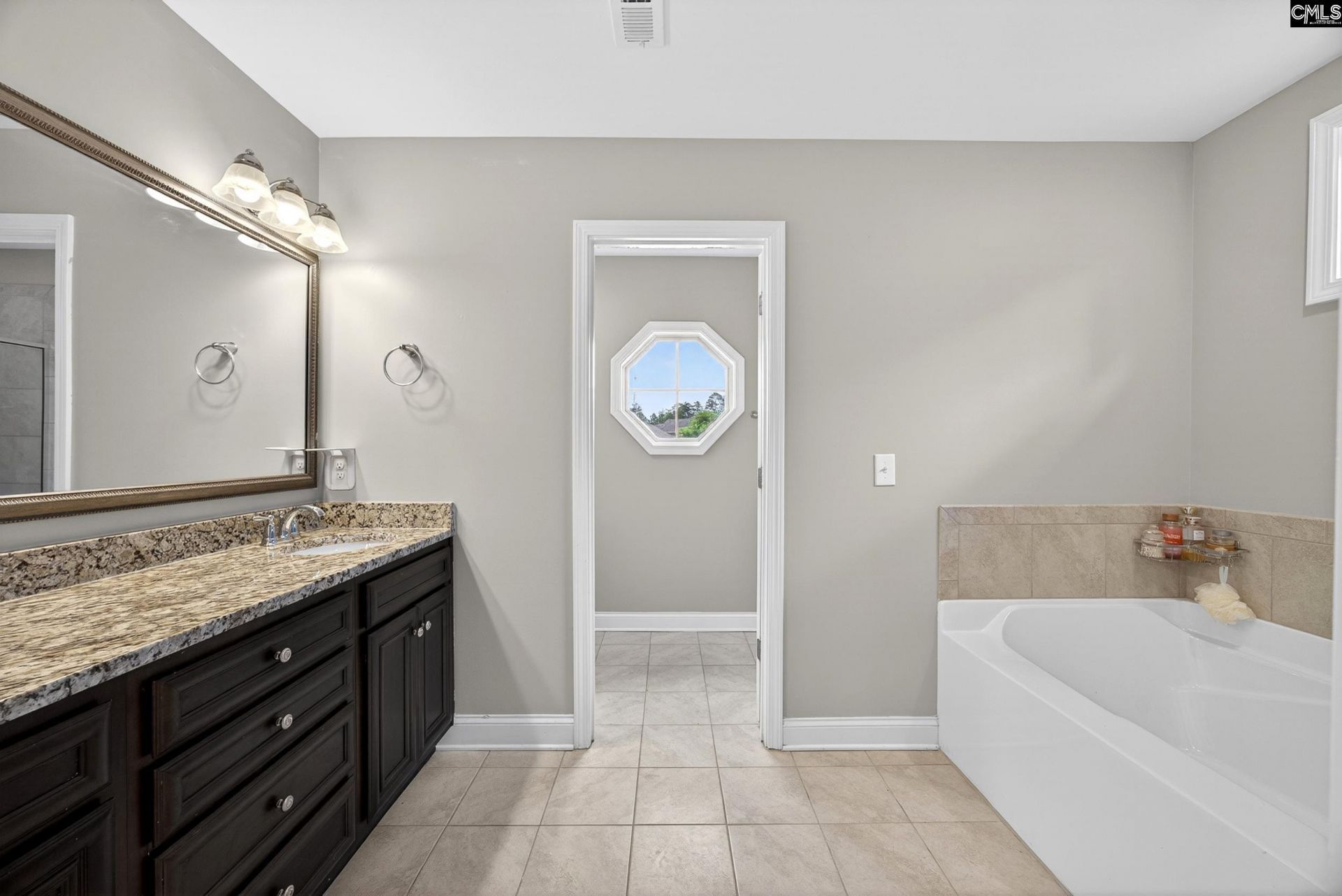 654 Stoneywater Court Photo 29