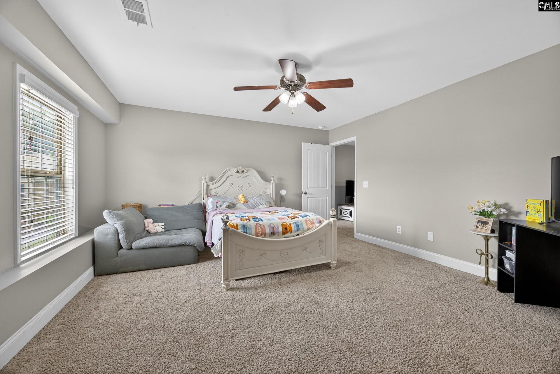 654 Stoneywater Court Photo 38