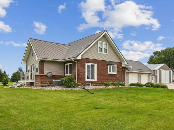 2940 Fayette Avenue, Ionia, IA 50645