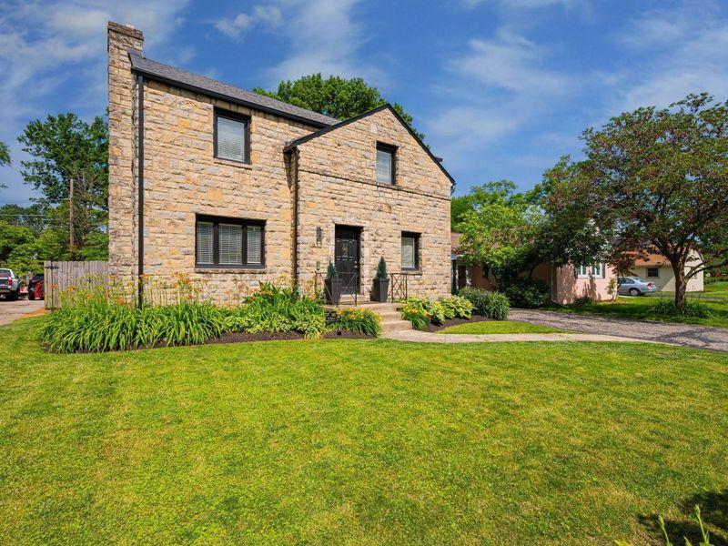 165 N Merkle Road, Columbus, OH 43209 Photo 2