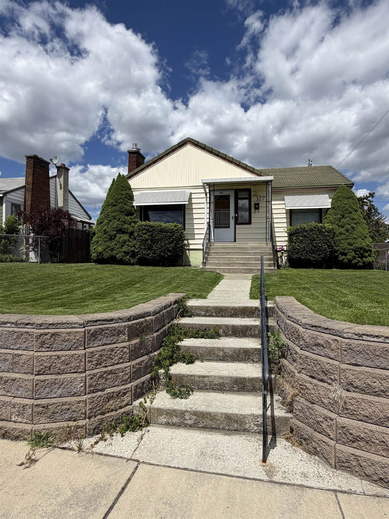 327 E Garland Ave, Spokane, WA 99207 Main Photo