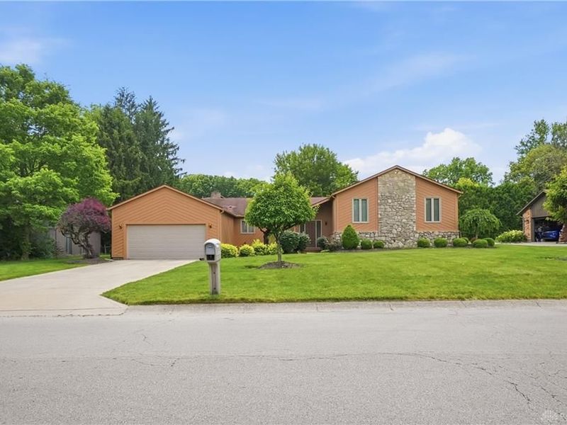 354 Shadywood Drive, Clayton, OH 45415 Photo 5